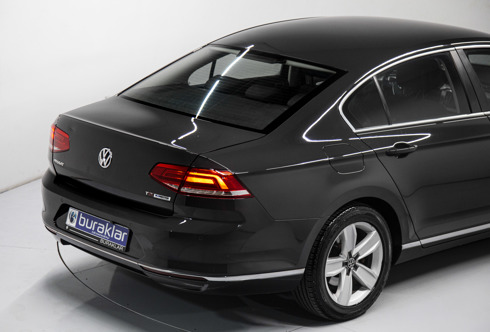 Siyah Volkswagen Passat Sedan 1.6 TDI 