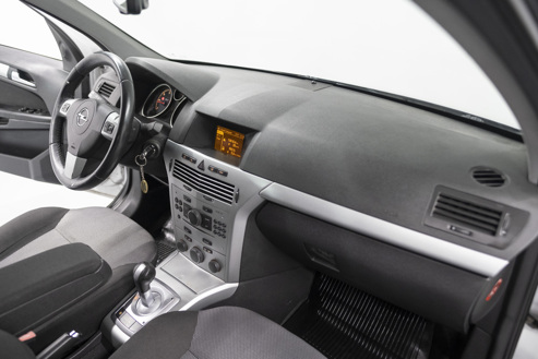 Gri Opel Astra Hatchback 1.3 CDTI Enjoy Easytronic