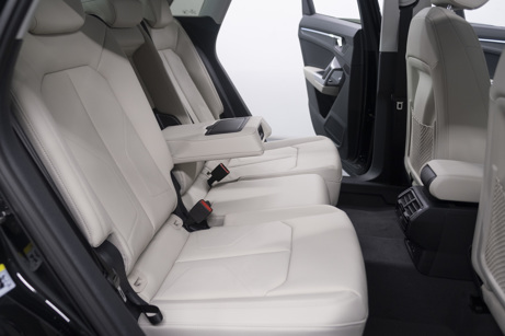 Siyah Audi Q3 SUV 35 TFSI Advanced S-Tronic